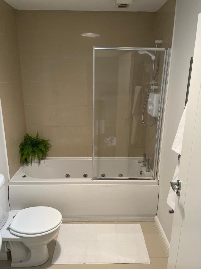Private Double Room & Bathroom Нейс Екстер'єр фото